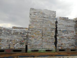 アルミ缶プレス